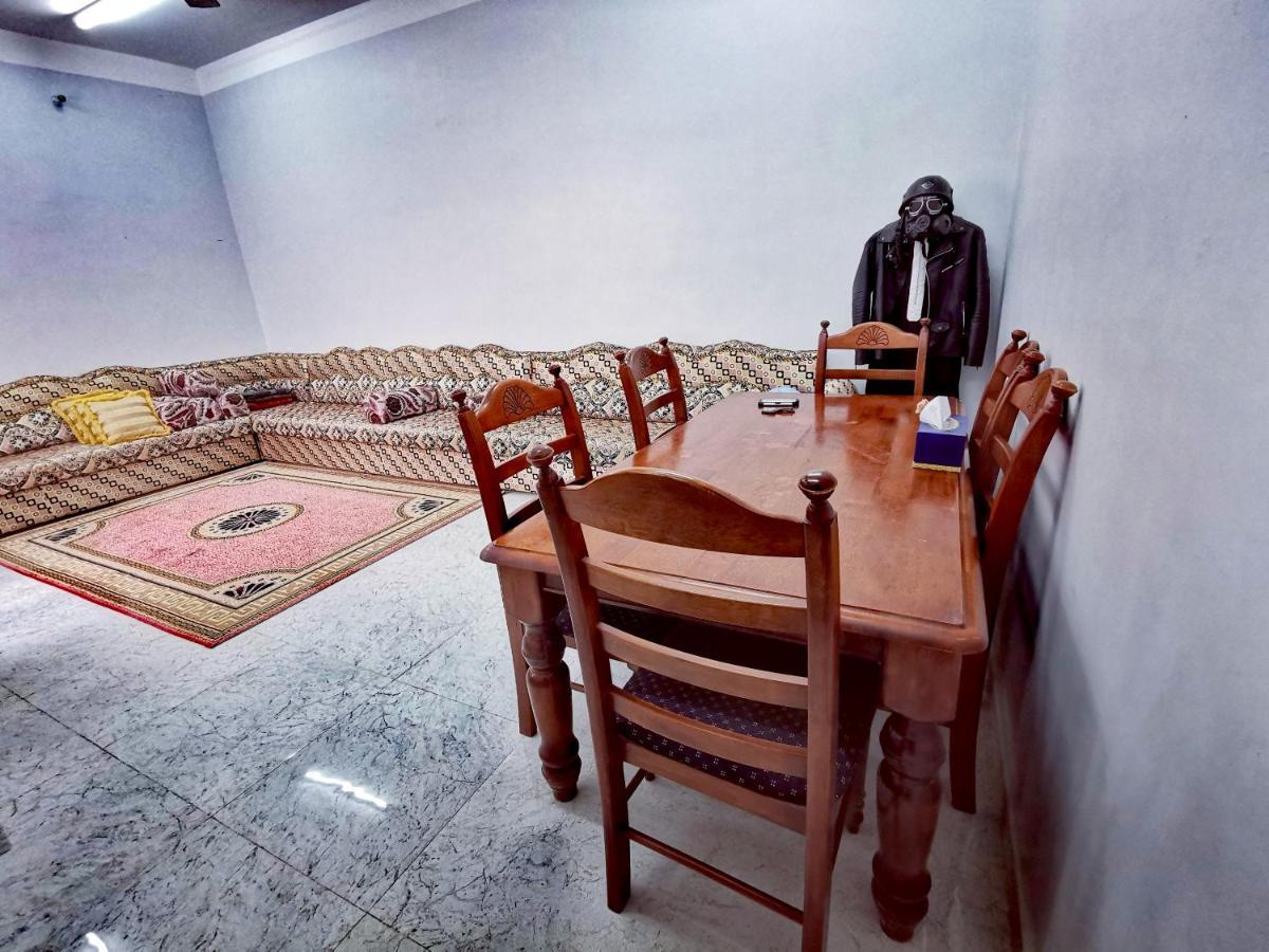 Al Ḩamrāʼ 228Hostel מראה חיצוני תמונה